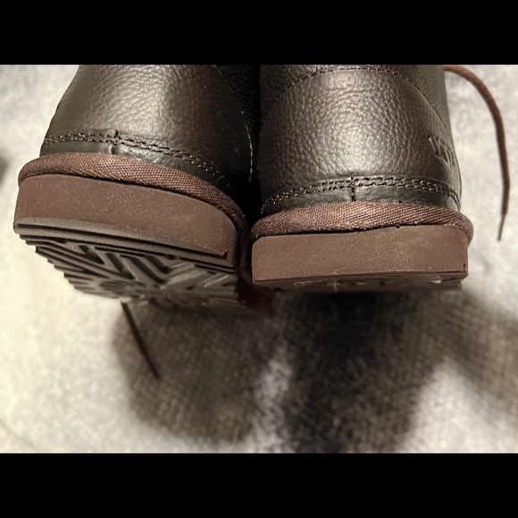Ugg Men’s Neumel Leather Boots - Picture 6 of 12